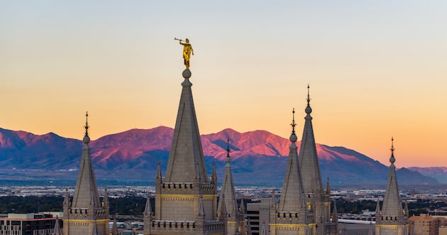 Church leaders teach temple covenants bind members to Christ