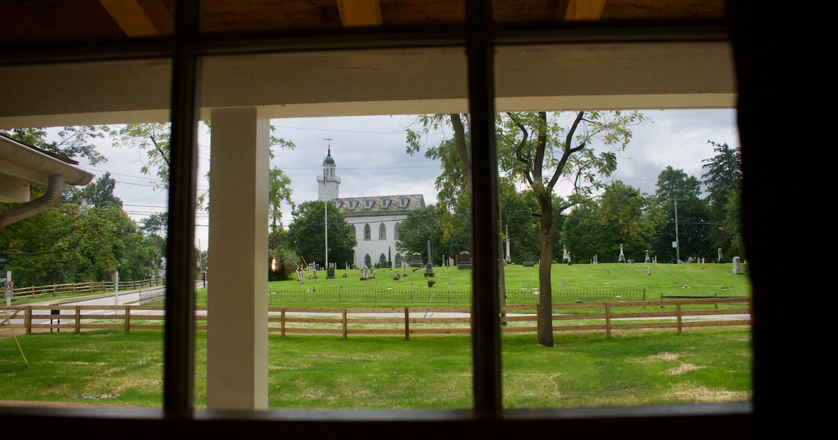 Commentary traces evolution of LDS temple use from social halls to sacred-only