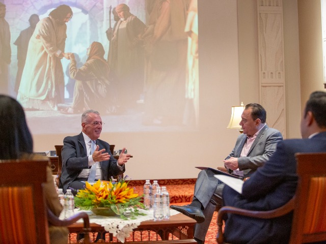 Elder Soares meets with Mexican officials, journalists, and faith leaders