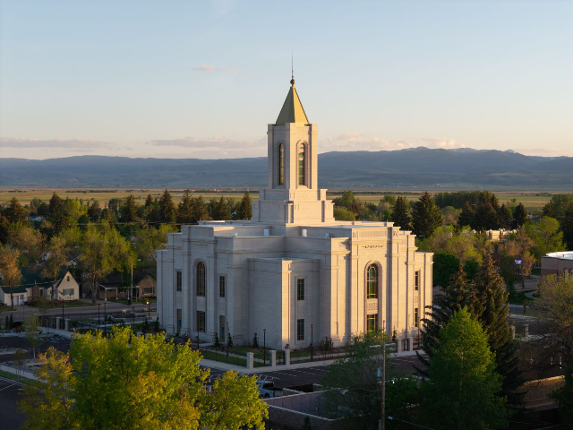 Montpelier Idaho Temple opens for public tours