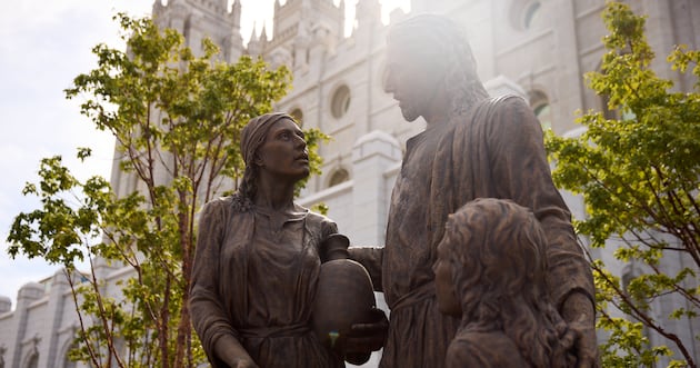 New statue of Christ installed on Temple Square as barriers come down