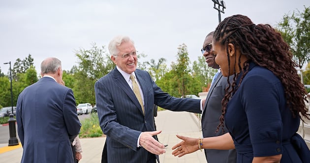 Christofferson to rededicate San Diego temple